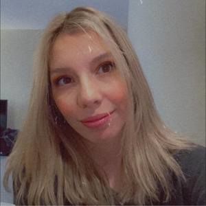 Meet your Posher, Katelyn